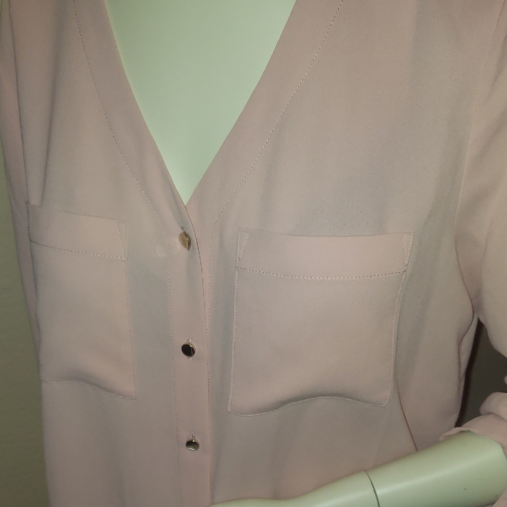 Jones New York Light Pink V-Neck Button Front Blouse - Picture 4 of 11